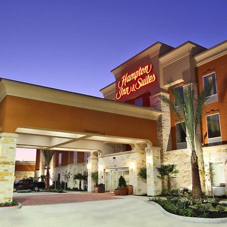 Hampton Inn & Suites Уинни Экстерьер фото